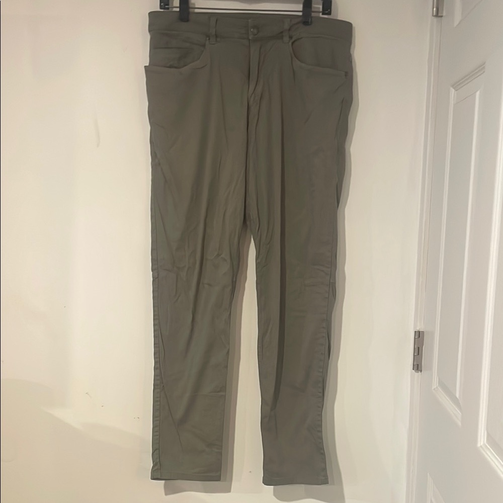 Lululemon Men’s ABC Pant Classic Green Pants Sz 31 B101